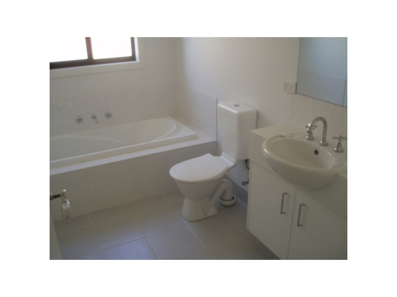 8a Protea Street, Carrum Downs VIC 3201