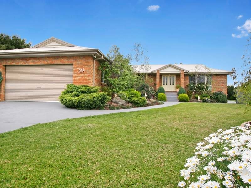 8 Eucalypt Court, Langwarrin VIC 3910