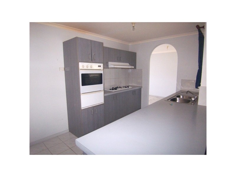 4 Ashlene Grove, Carrum Downs VIC 3201