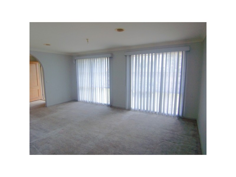 4 Ashlene Grove, Carrum Downs VIC 3201