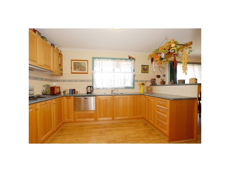 1   Windsor Grange, Skye VIC 3977