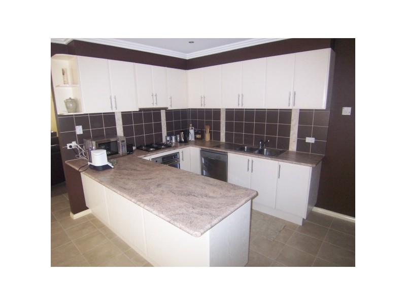 44 Chardonnay Drive, Skye VIC 3977