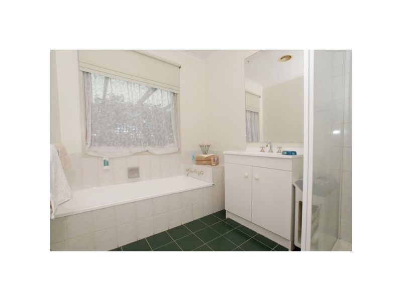 7 Brushwood Grove, Frankston VIC 3199