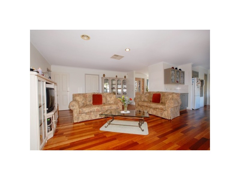 7 Brushwood Grove, Frankston VIC 3199