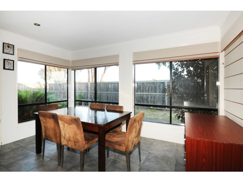 1 Clancy Crescent, Carrum Downs VIC 3201