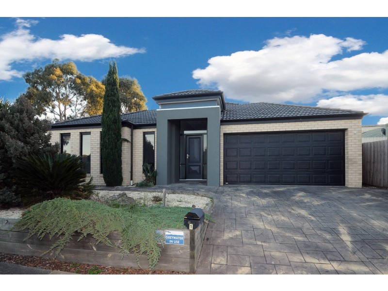 1 Clancy Crescent, Carrum Downs VIC 3201
