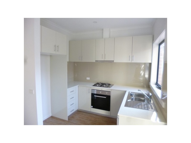 8/27 Brunnings Road, Carrum Downs VIC 3201