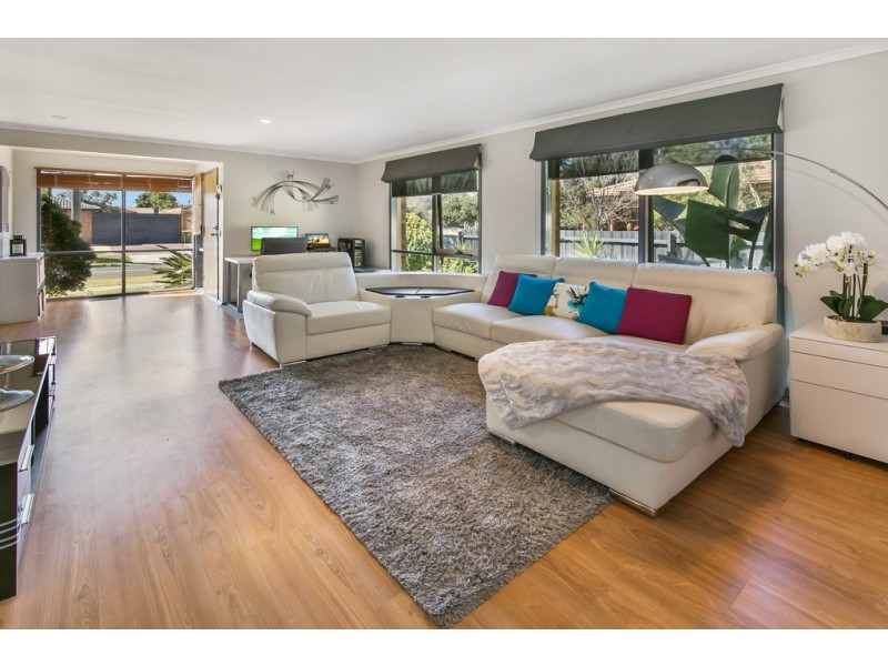 24 Tyntynder Drive, Carrum Downs VIC 3201