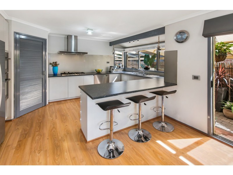 24 Tyntynder Drive, Carrum Downs VIC 3201