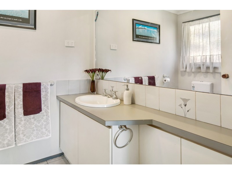 24 Tyntynder Drive, Carrum Downs VIC 3201