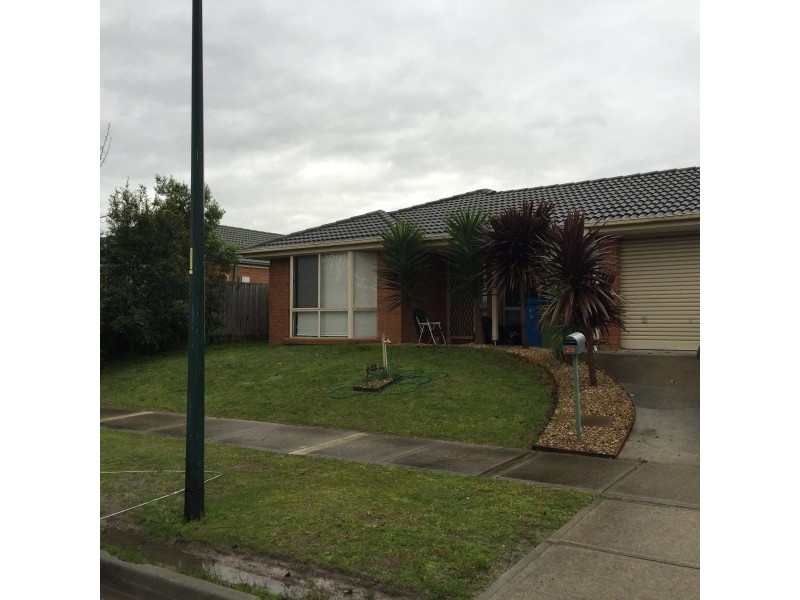 26 Miralie Way, Cranbourne West VIC 3977