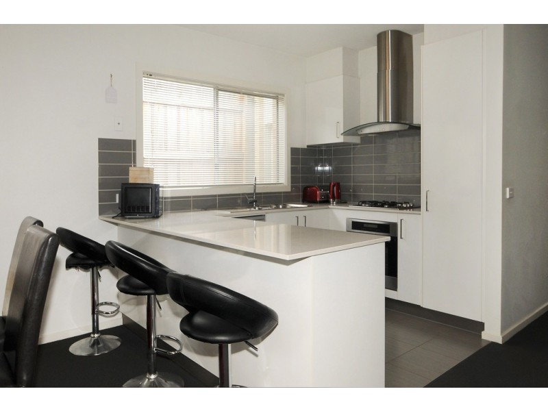 27 Botany Drive, Carrum Downs VIC 3201