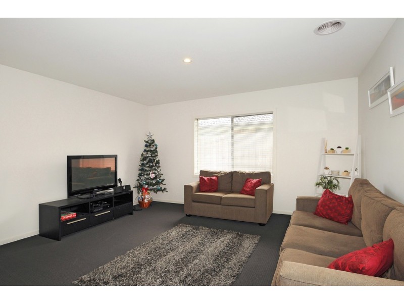 27 Botany Drive, Carrum Downs VIC 3201