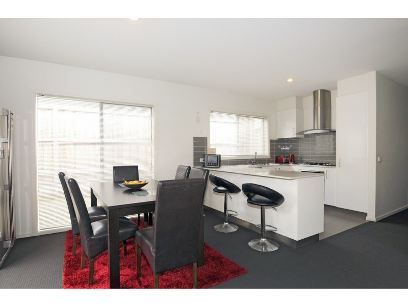 27 Botany Drive, Carrum Downs VIC 3201