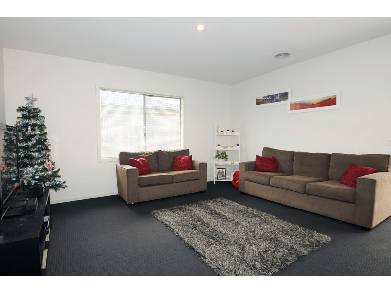 27 Botany Drive, Carrum Downs VIC 3201