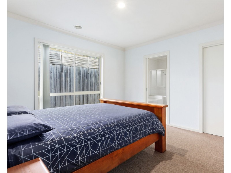 61 Darnley Drive, Skye VIC 3977