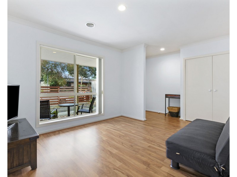 61 Darnley Drive, Skye VIC 3977