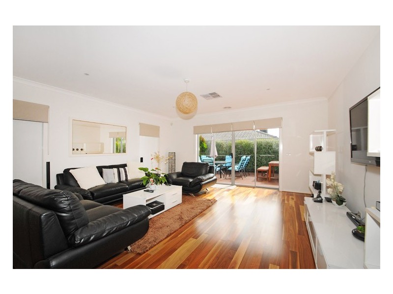 6 Eden Drive, Skye VIC 3977