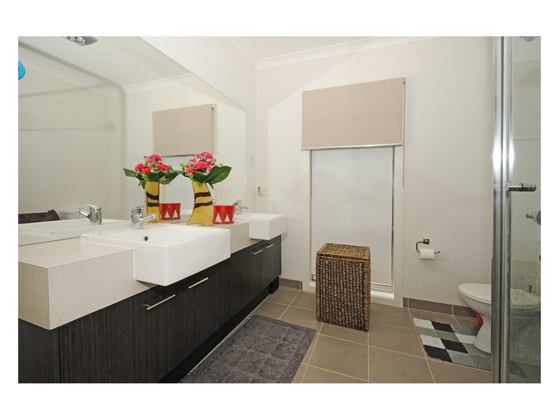 6 Eden Drive, Skye VIC 3977