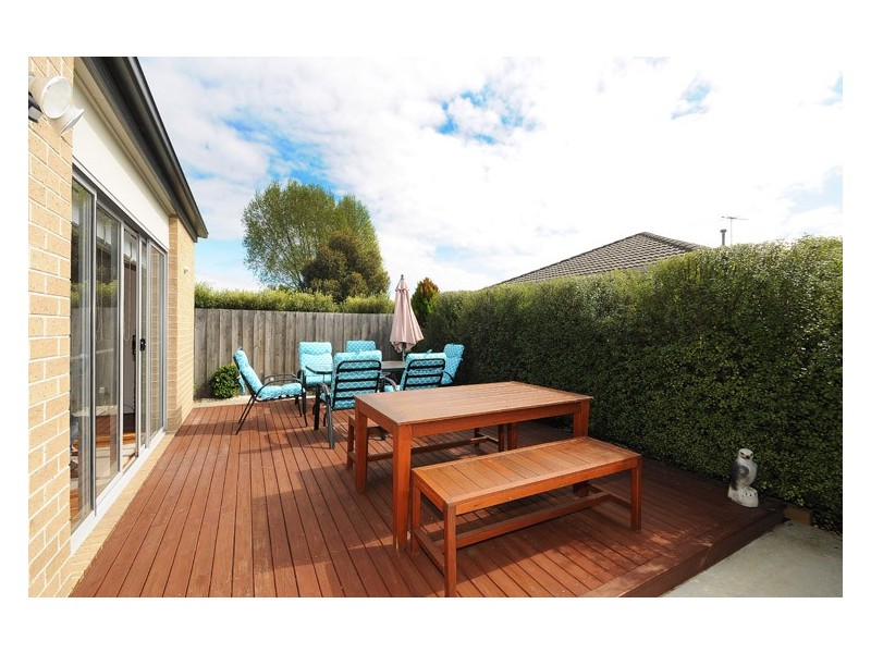 6 Eden Drive, Skye VIC 3977