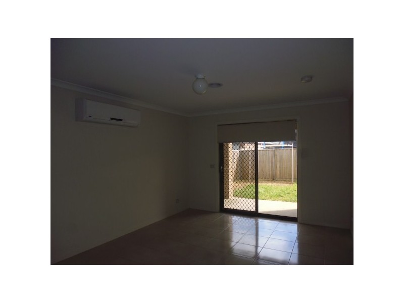 8 Mayflower Drive, Cranbourne West VIC 3977