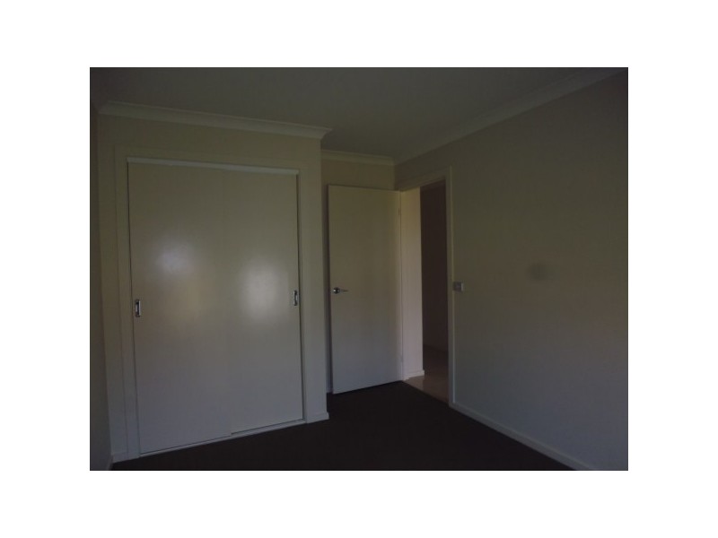 8 Mayflower Drive, Cranbourne West VIC 3977