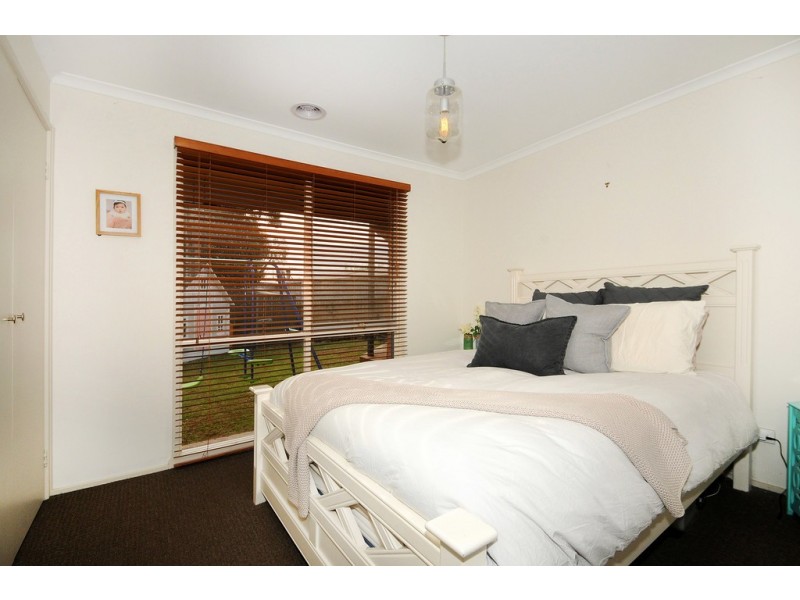 11 Calwell Court, Skye VIC 3977