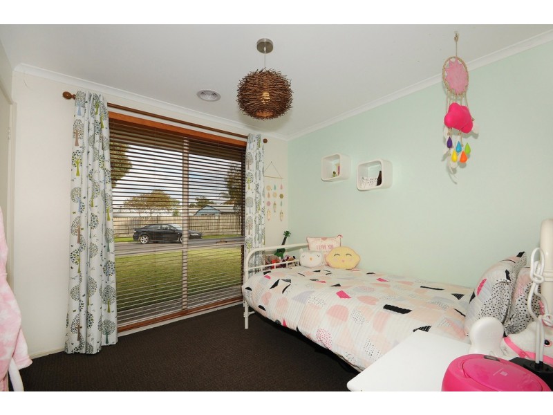11 Calwell Court, Skye VIC 3977