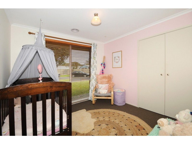 11 Calwell Court, Skye VIC 3977
