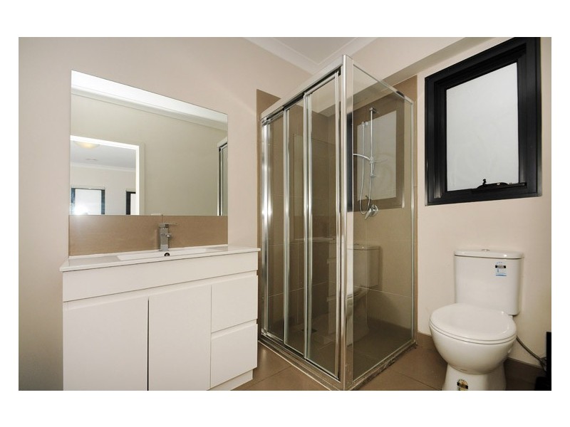 2/6 Fairfield Street, Cranbourne VIC 3977