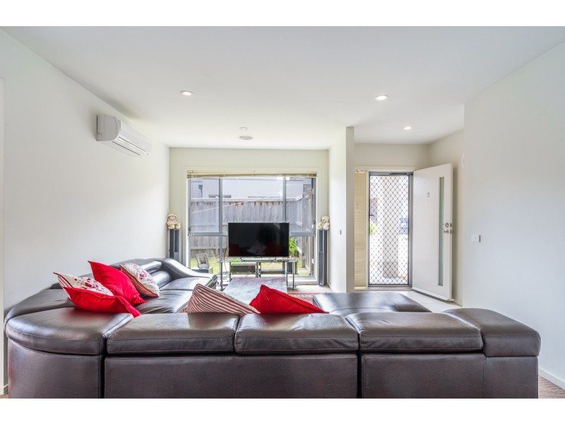 2/12 Bradford Drive, Carrum Downs VIC 3201