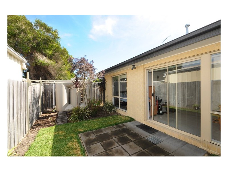 2/8 Scott Street, Seaford VIC 3198