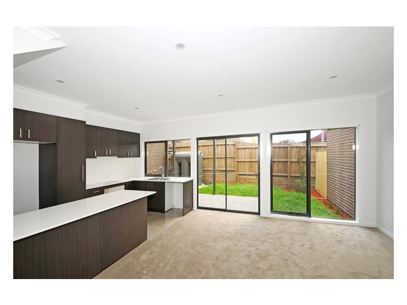 Unit 2/37 Tobin Way, Lyndhurst VIC 3975