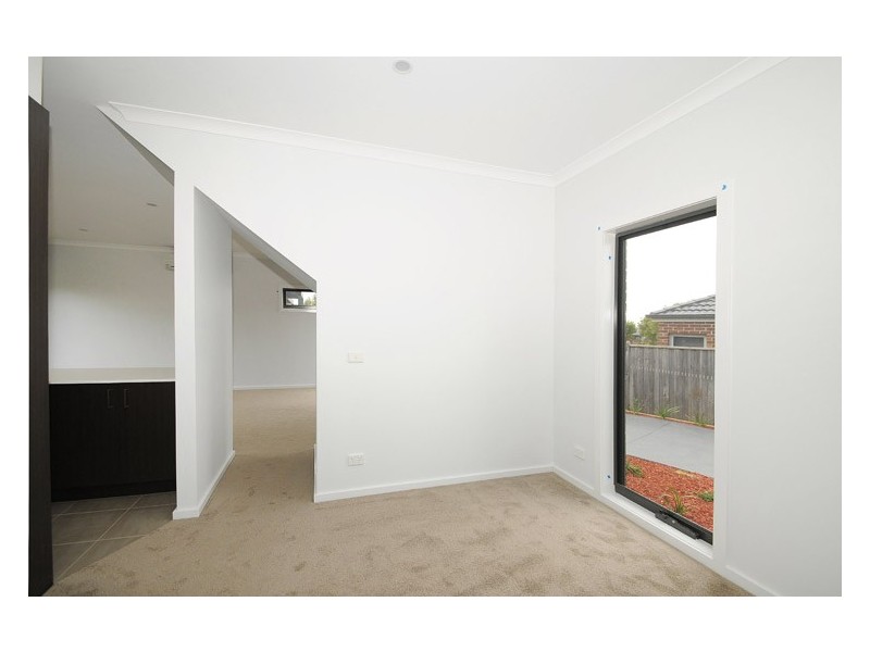 Unit 2/37 Tobin Way, Lyndhurst VIC 3975