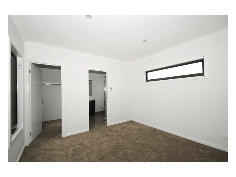 Unit 2/37 Tobin Way, Lyndhurst VIC 3975
