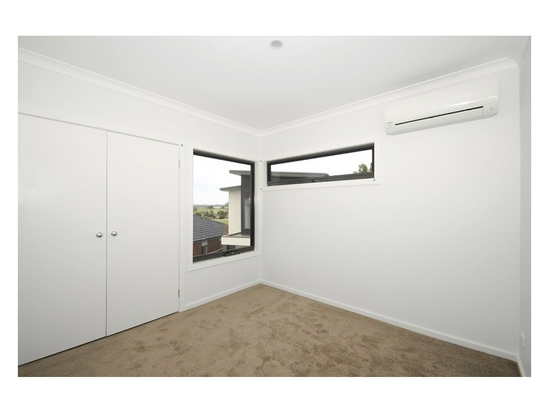 Unit 2/37 Tobin Way, Lyndhurst VIC 3975