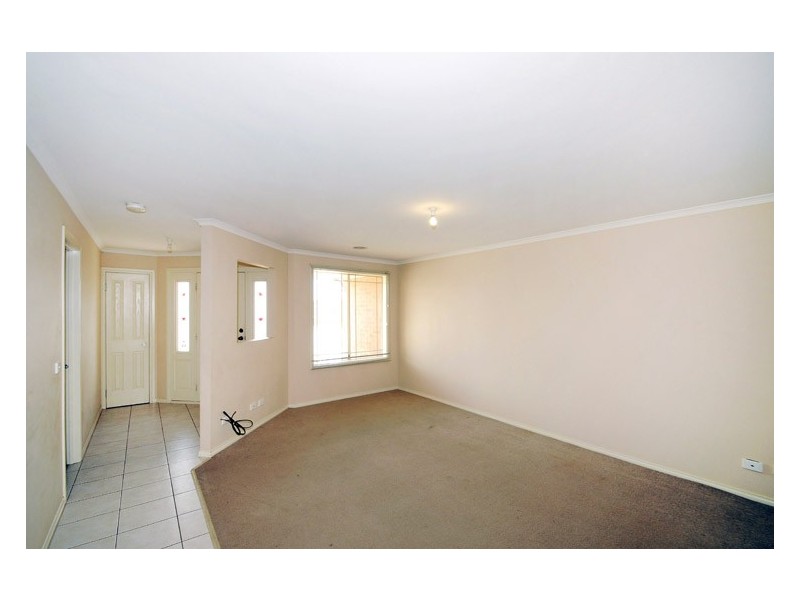 16 Honey Myrtle Way, Cranbourne North VIC 3977