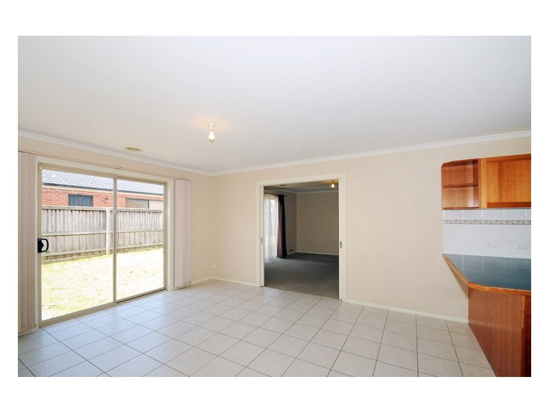 16 Honey Myrtle Way, Cranbourne North VIC 3977