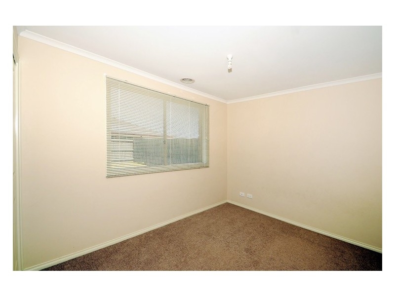 16 Honey Myrtle Way, Cranbourne North VIC 3977