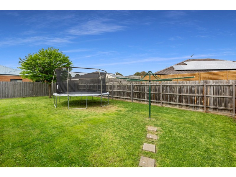 50 Chardonnay Drive, Skye VIC 3977