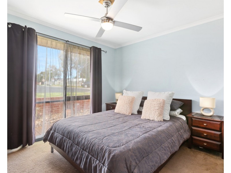 17 Newbury Court, Carrum Downs VIC 3201