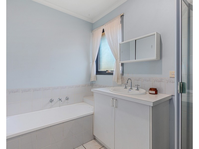 17 Newbury Court, Carrum Downs VIC 3201