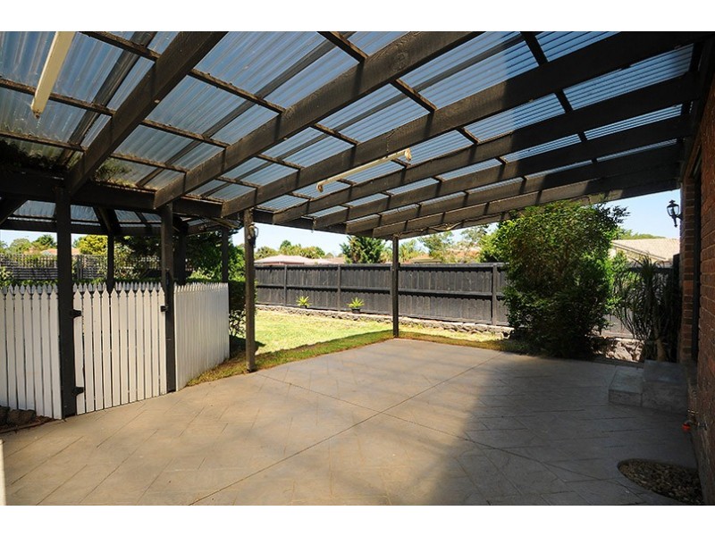 2 Woodvale Drive, Carrum Downs VIC 3201