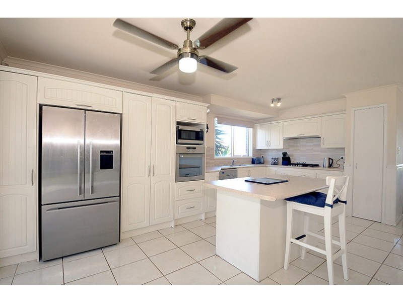 2 Woodvale Drive, Carrum Downs VIC 3201