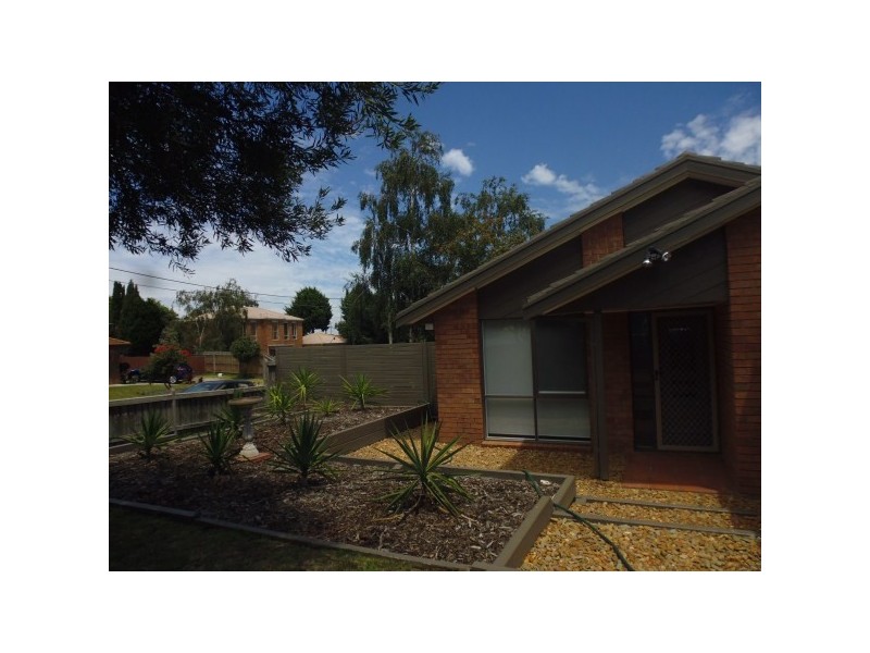 2 Hawthorn Court, Carrum Downs VIC 3201