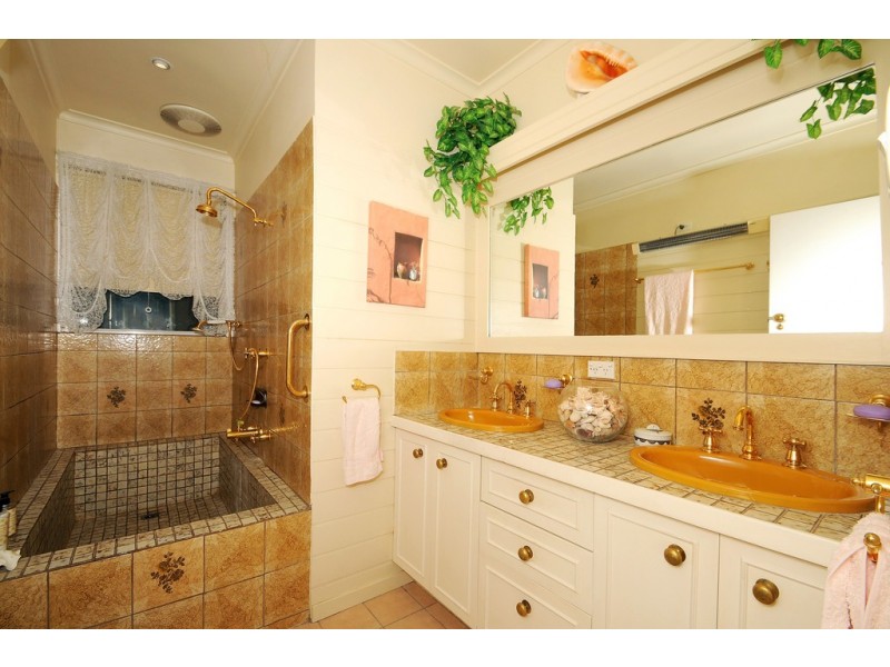 7 Laurina Crescent, Frankston North VIC 3200