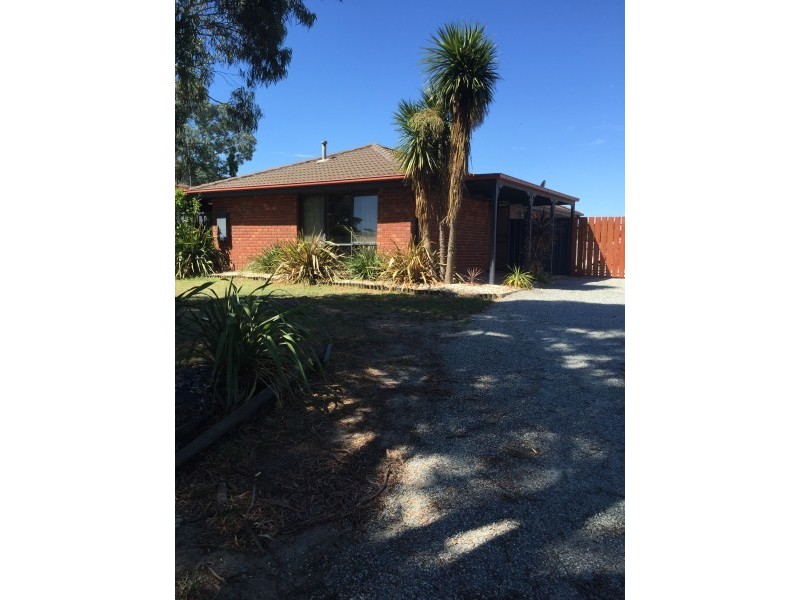 6 Bridle Place, Pakenham VIC 3810