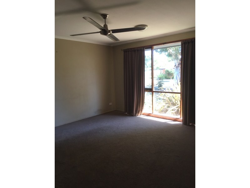 6 Bridle Place, Pakenham VIC 3810