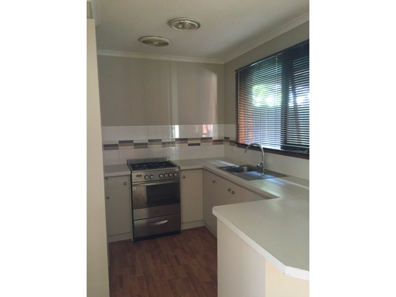 6 Bridle Place, Pakenham VIC 3810