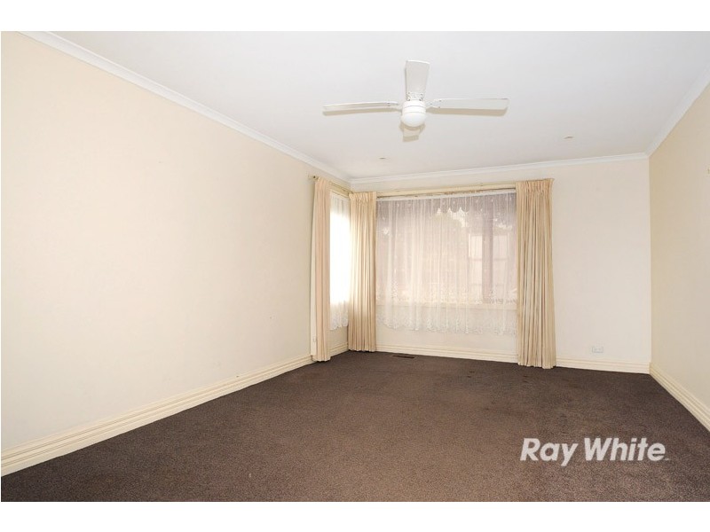 22 Bunarong Drive, Frankston VIC 3199